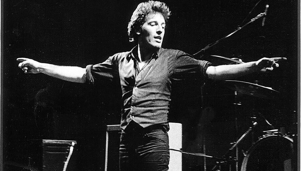 Bruce Springsteen - May 23, 1978 / November 12, 1996. 
<br><br>
"Damn it's cold in Buffalo, I'm freezing my butt off," he joked.
